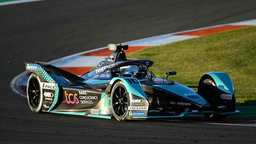 Bird Menandatangani Kontrak Multi-Tahun dengan Jaguar